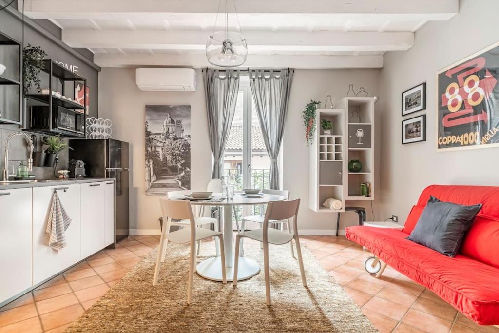 L'Atelier Del Centro: Tra Design, Storia E Fascino Apartment Brescia Exterior photo